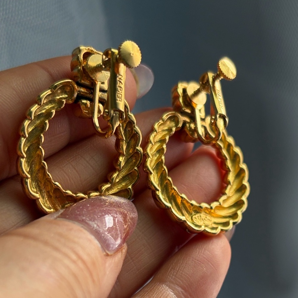 Vintage Napier Twisted Rope Hoop Earrings - Gold tone Twist back - Picture 4 of 7